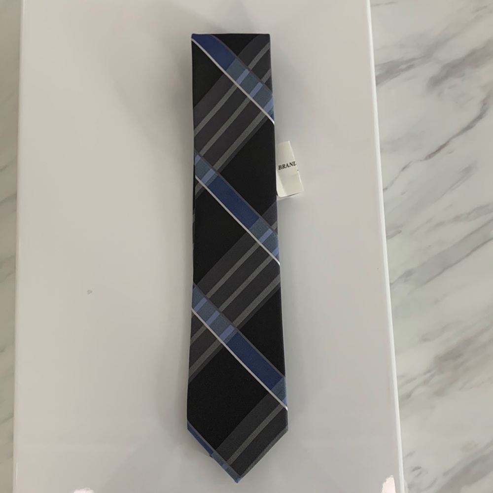 Almost New clean Izod Tie